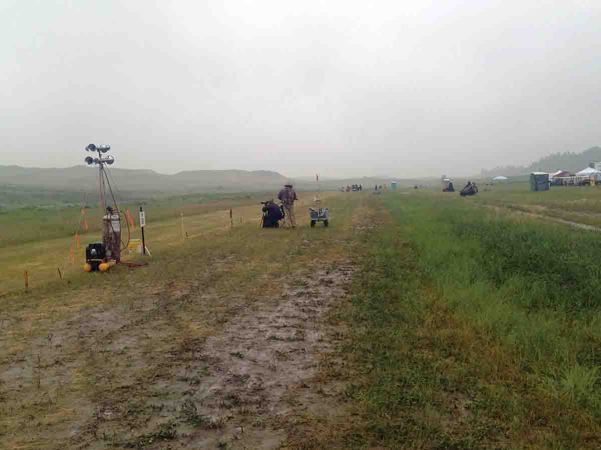 Although persistent rain caused the first day of the shoot to be cancelled, the match directors decided that an attempt would be made to complete the entire match on Sunday.